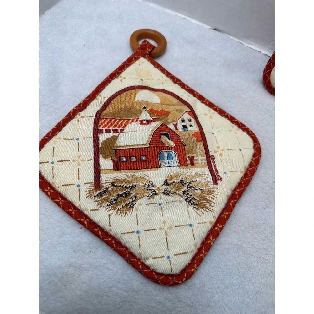 Vintage‎ Franco Pot Holders Cream Red Farmhouse Barn Wheat Set of 2 Wooden Rings